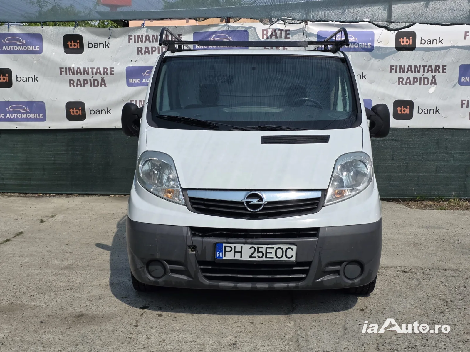 Vivaro de marfa fab 2011 de vanzare in Ploiești, Prahova - poza 1