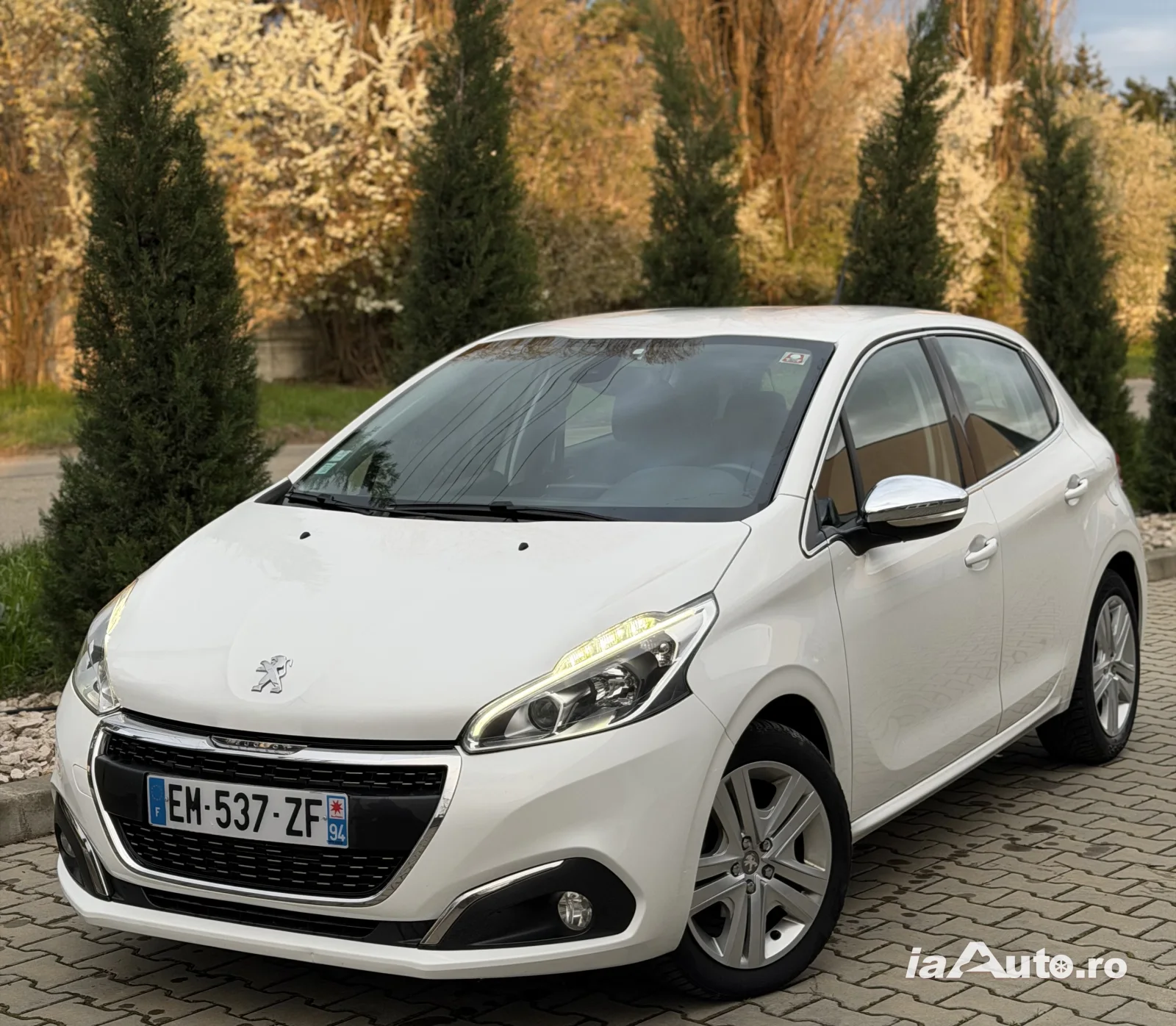Peugeot 208 Facelift Allure 06.2017 Carplay Navigatie 1.6 Blue Euro 6 de vanzare in Ploiești, Prahova - poza 1