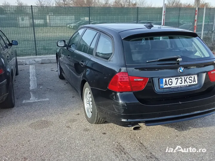 bmw318d, 2010 manual de vanzare in Pitești, Argeș - poza 1