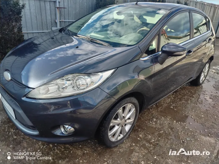 Ford fiesta ghia de vanzare in Drăgășani, Vâlcea - poza 1