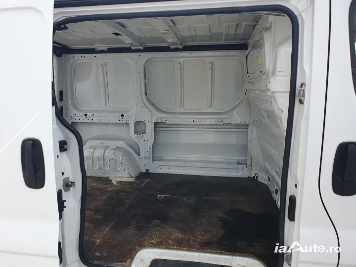 Vivaro de marfa fab 2011 de vanzare in Ploiești, Prahova - poza 5