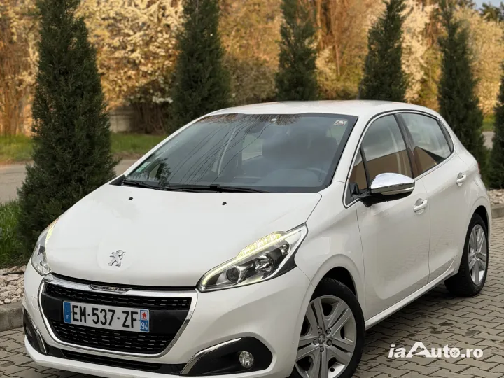 Peugeot 208 Facelift Allure 06.2017 Carplay Navigatie 1.6 Blue Euro 6 de vanzare in Ploiești, Prahova - poza 1