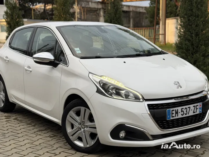 Peugeot 208 Facelift Allure 06.2017 Carplay Navigatie 1.6 Blue Euro 6 de vanzare in Ploiești, Prahova - poza 2