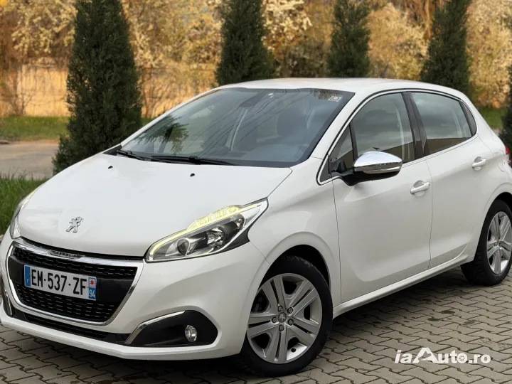 Peugeot 208 Facelift Allure 06.2017 Carplay Navigatie 1.6 Blue Euro 6 de vanzare in Ploiești, Prahova - poza 3