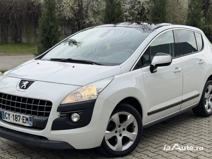 Peugeot 3008 Feline 2013 1.6 eHdi 115 CP Panoramic Navigatie Euro 5 de vanzare in Ploiești, Prahova - poza 1