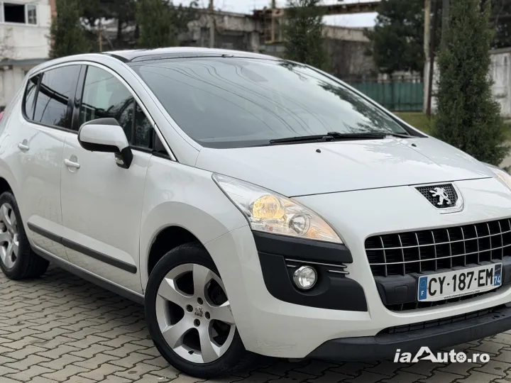 Peugeot 3008 Feline 2013 1.6 eHdi 115 CP Panoramic Navigatie Euro 5 de vanzare in Ploiești, Prahova - poza 2