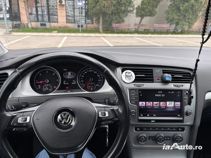 Volkswagen Golf 7 Daylight Led/BiXenon Adaptiv/Climatronic/Navi/Euro 6 an 2016 Full de vanzare in Bacău, Bacău - poza 10