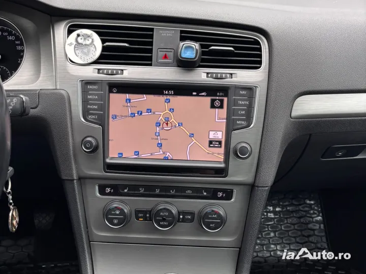 Volkswagen Golf 7 Daylight Led/BiXenon Adaptiv/Climatronic/Navi/Euro 6 an 2016 Full de vanzare in Bacău, Bacău - poza 5