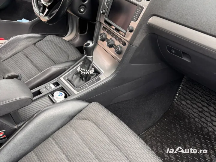 Volkswagen Golf 7 Daylight Led/BiXenon Adaptiv/Climatronic/Navi/Euro 6 an 2016 Full de vanzare in Bacău, Bacău - poza 6