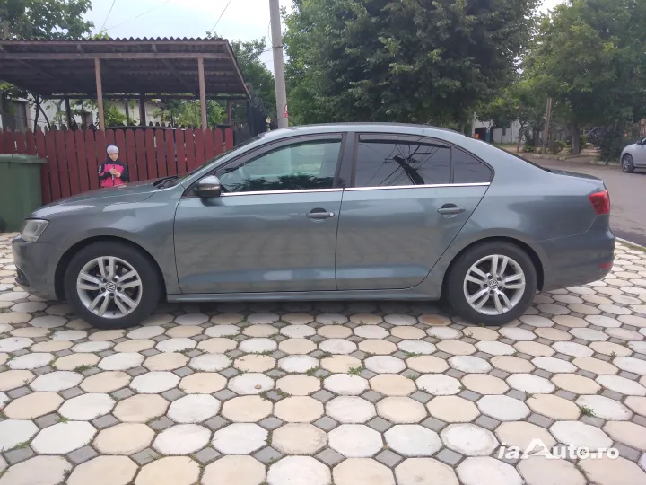 Jetta 2011 1.6tdi manuala de vanzare in Sector 2, București - poza 4