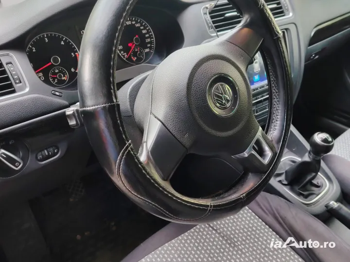 Jetta 2011 1.6tdi manuala de vanzare in Sector 2, București - poza 9
