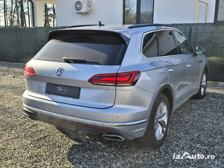 Volkswagen Touareg V6 TDI 286CP /All-wheel steering/Air suspension/Panoramic/ de vanzare in Pitești, Argeș - poza 3