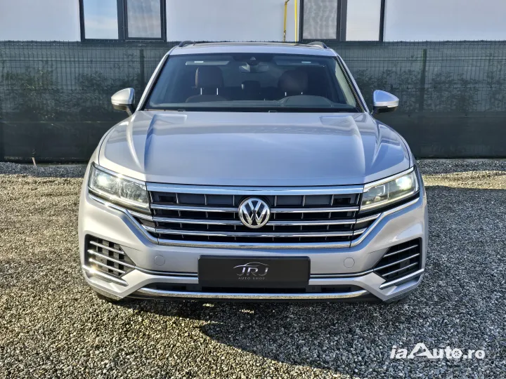 Volkswagen Touareg V6 TDI 286CP /All-wheel steering/Air suspension/Panoramic/ de vanzare in Pitești, Argeș - poza 5