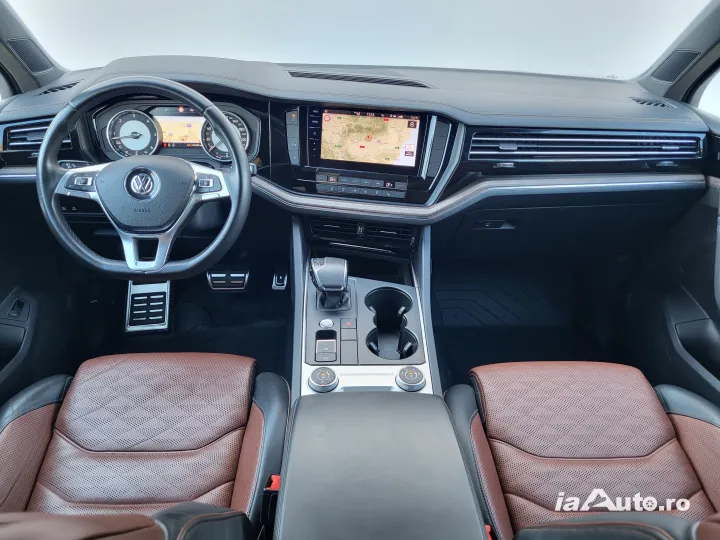 Volkswagen Touareg V6 TDI 286CP /All-wheel steering/Air suspension/Panoramic/ de vanzare in Pitești, Argeș - poza 6