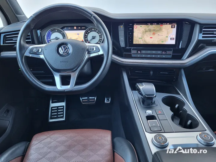 Volkswagen Touareg V6 TDI 286CP /All-wheel steering/Air suspension/Panoramic/ de vanzare in Pitești, Argeș - poza 7