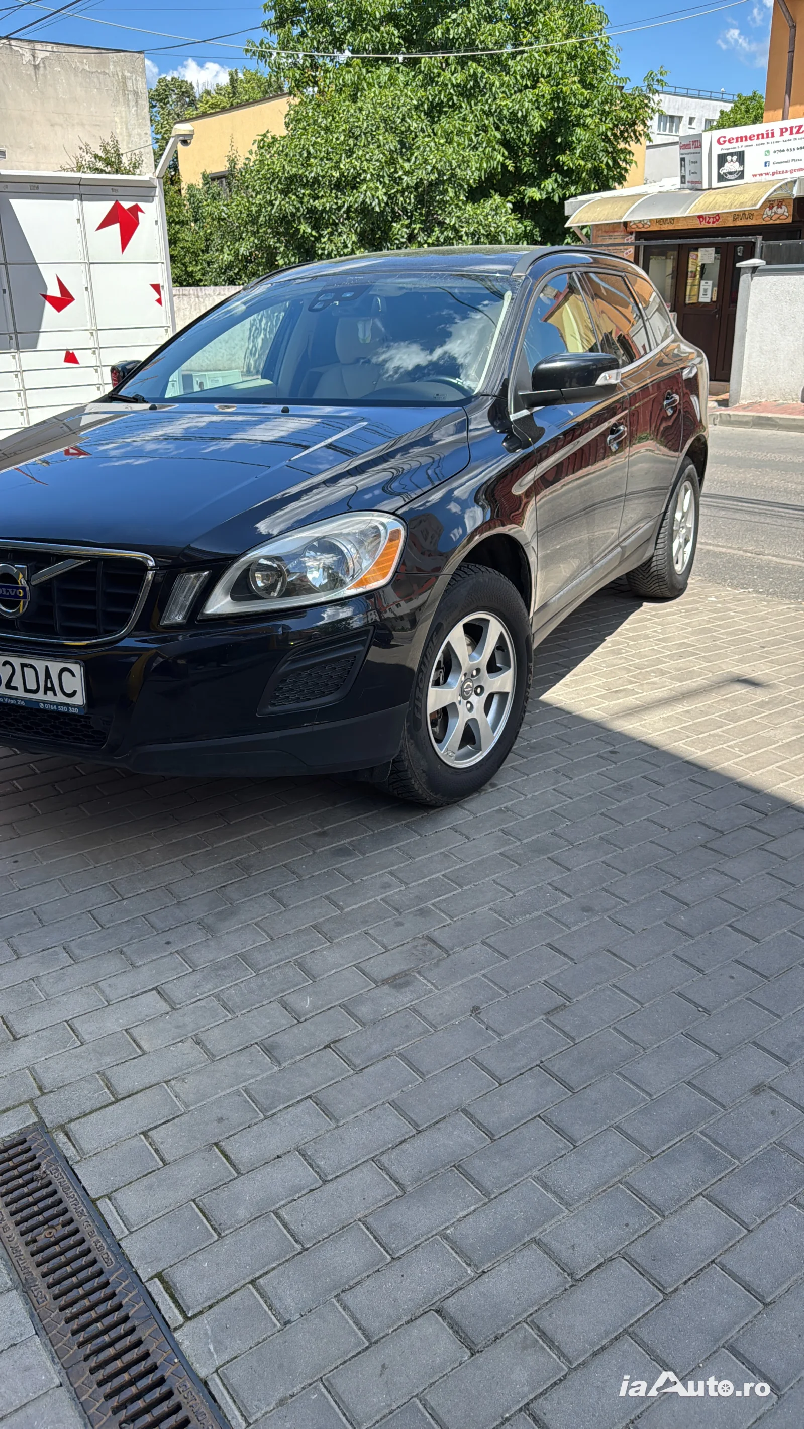 Volvo XC60 an 2011 de vanzare in Sector 3, București - poza 1